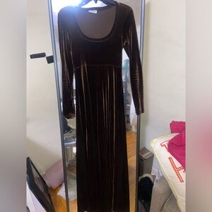 BCBG Vintage Paris Velvet Long Sleeve Dress in Rich Brown